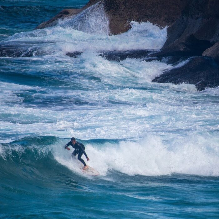 surfing-5628803_1280 (1)